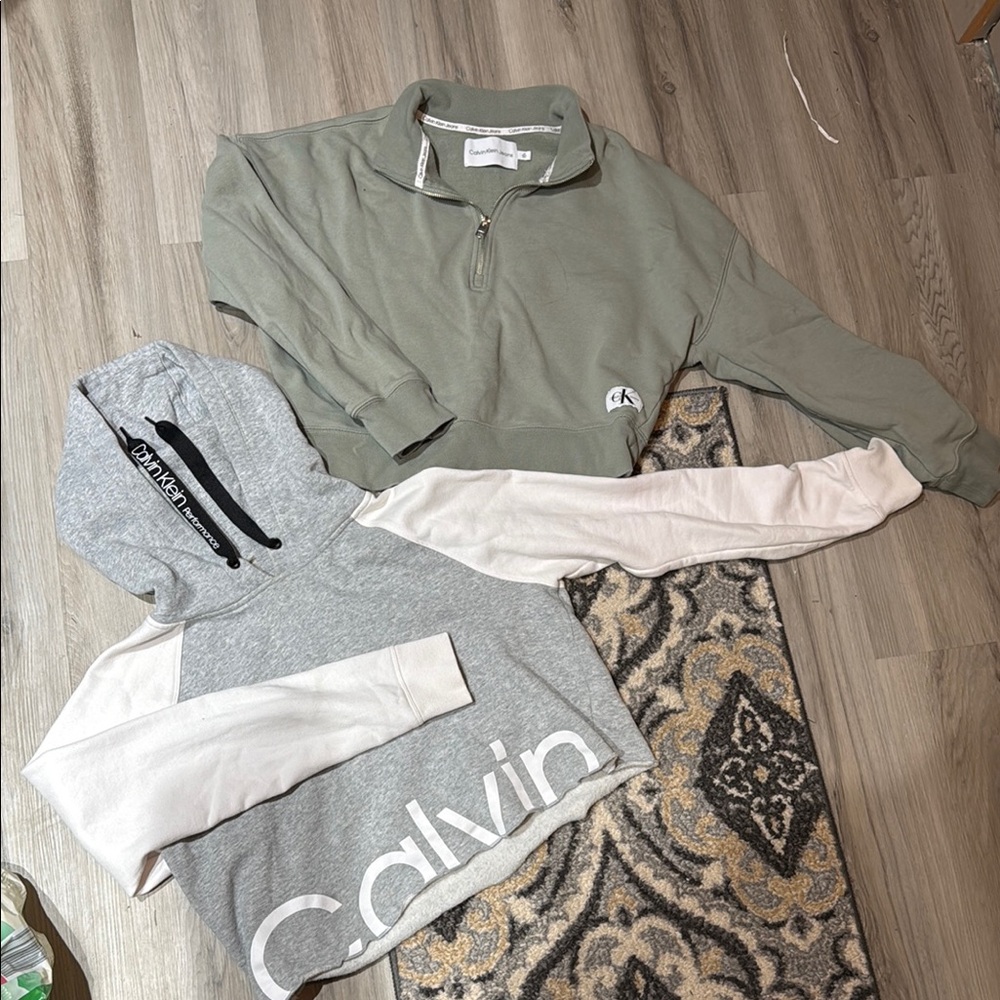 Calvin Klein Sage Green Half-Zip & Gray and White Colorblock Hoodie Set